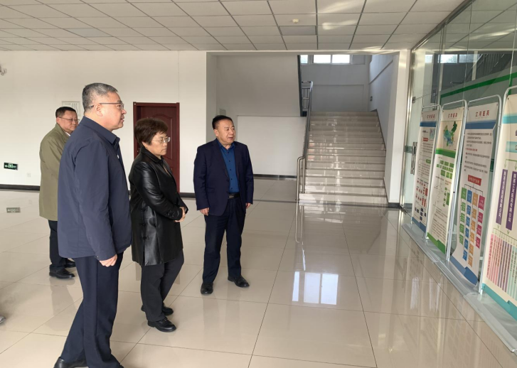 杨凌示范区党工委副书记、管委会常务副主任何玲一行   调研陕西快盈v3医药有限公司